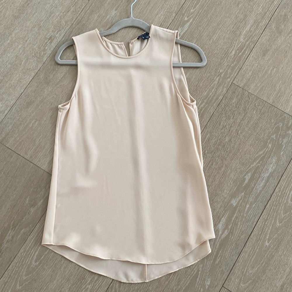 Theory beige / cream sleeveless top, size TP!